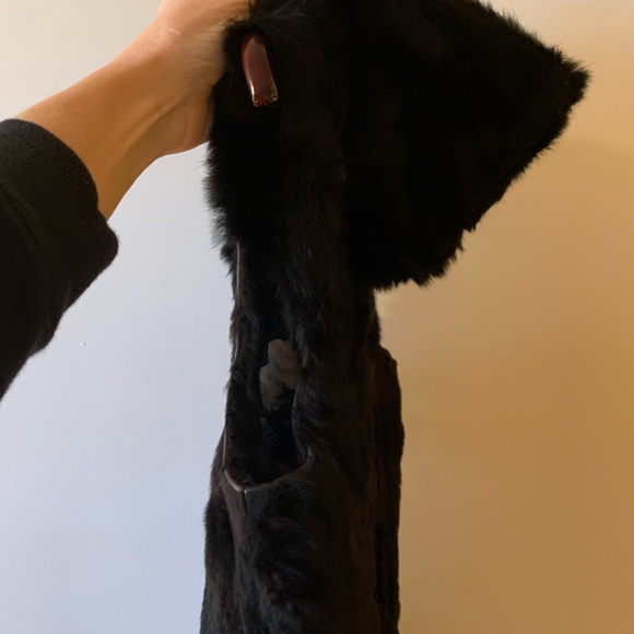 Black rabbit vest with hood and pockets - Picture 10 of 10